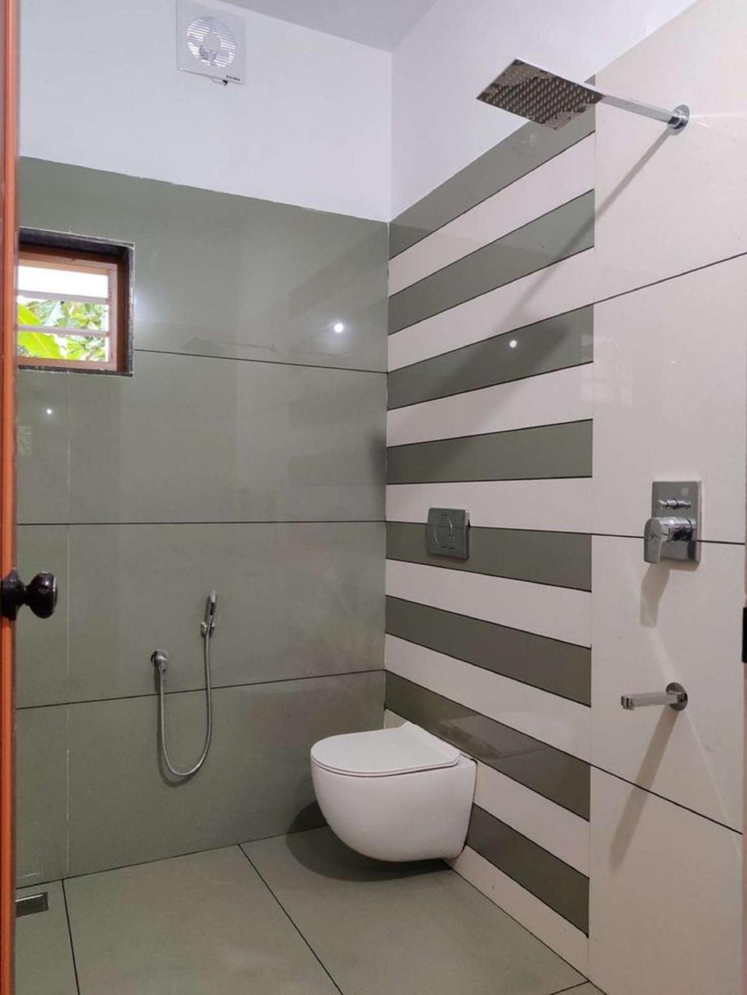 Hotel Aerocity Golden Close To New Delhi Airport Exterior photo